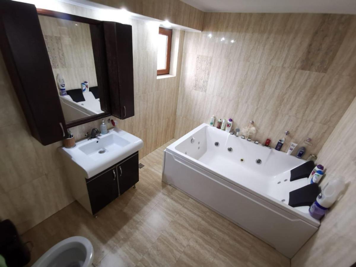Vila De Vacanta Curtea de Argeş 外观 照片